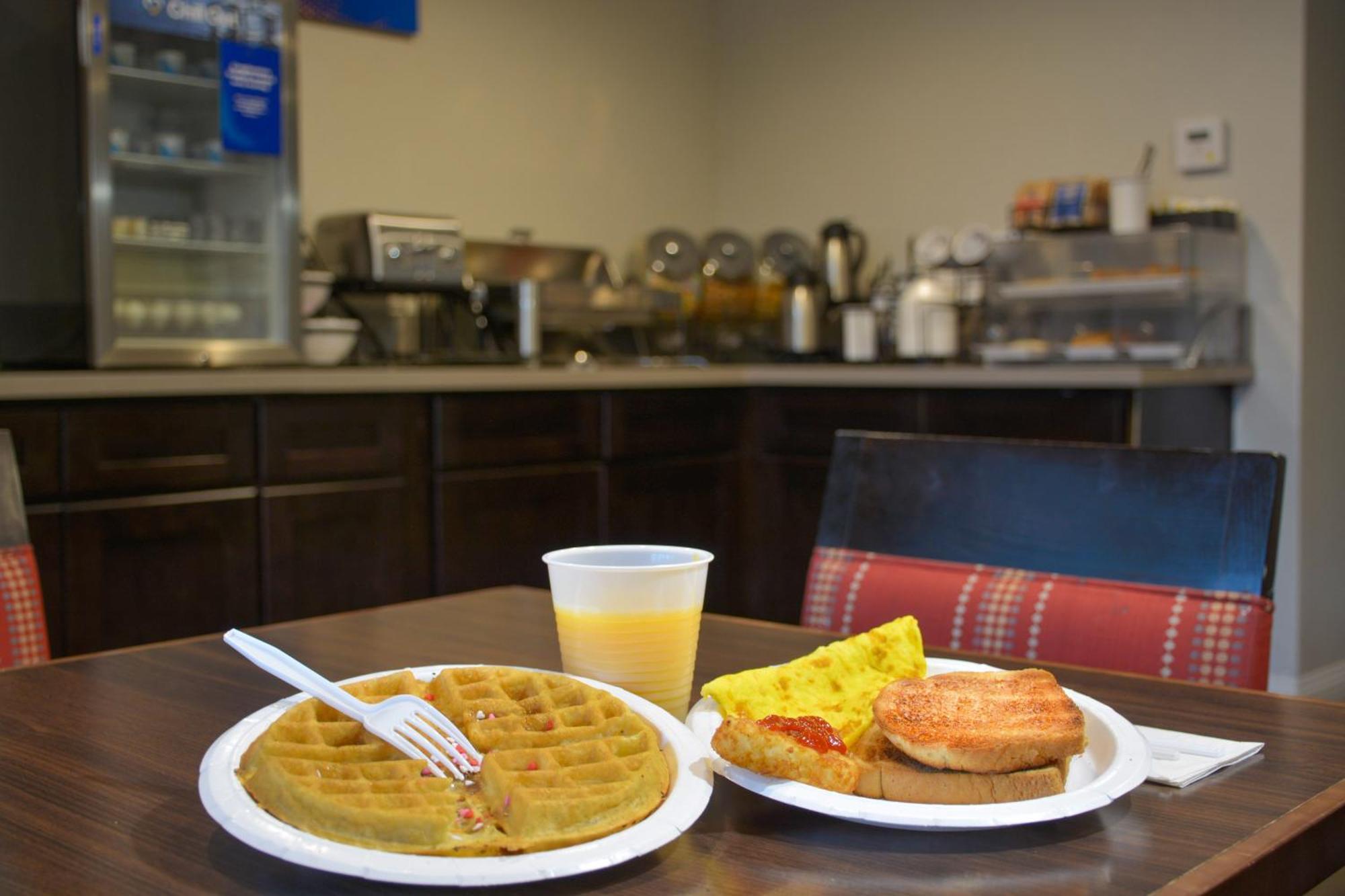Comfort Inn & Suites Moreno Valley Near March Air Reserve Base Экстерьер фото