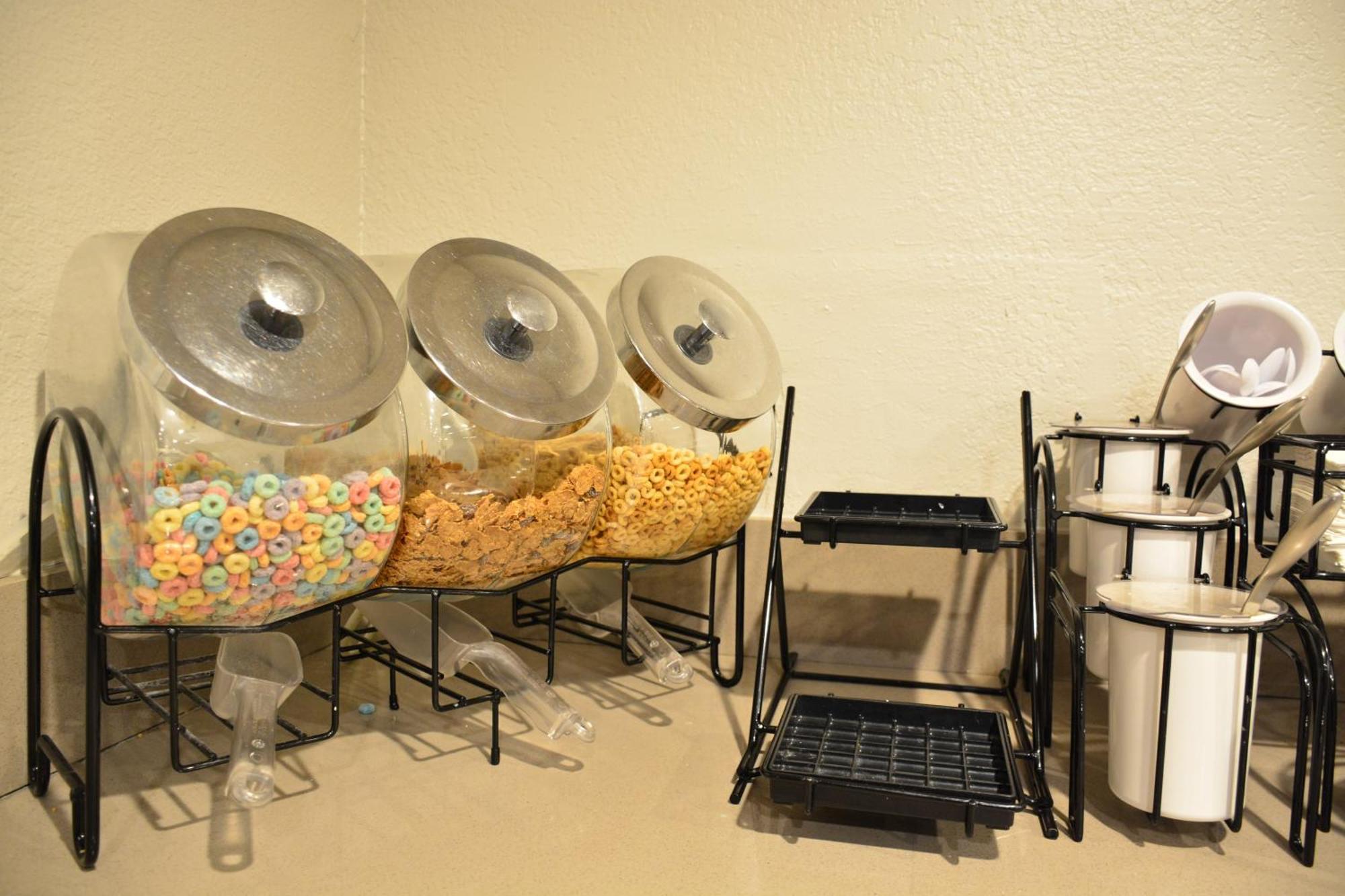 Comfort Inn & Suites Moreno Valley Near March Air Reserve Base Экстерьер фото