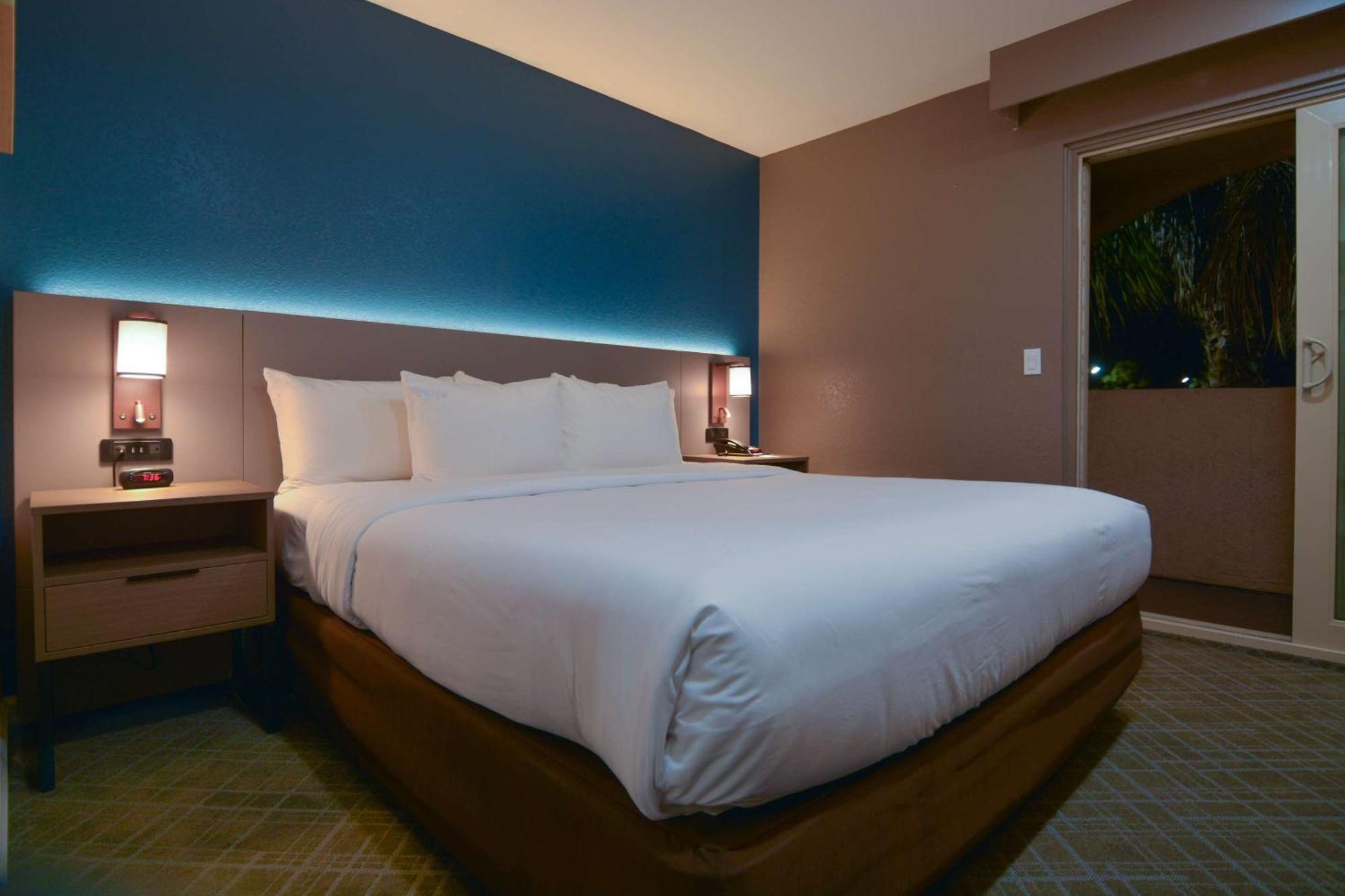 Comfort Inn & Suites Moreno Valley Near March Air Reserve Base Экстерьер фото