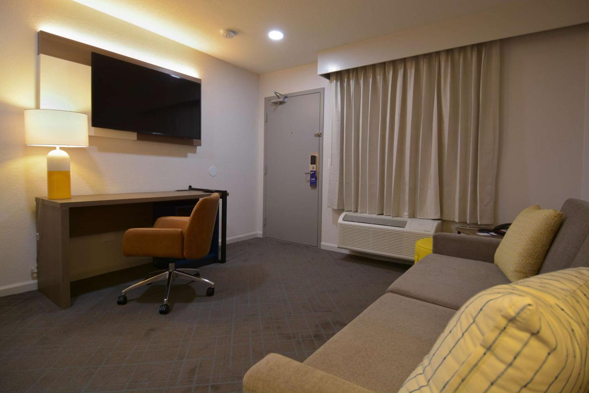 Comfort Inn & Suites Moreno Valley Near March Air Reserve Base Экстерьер фото