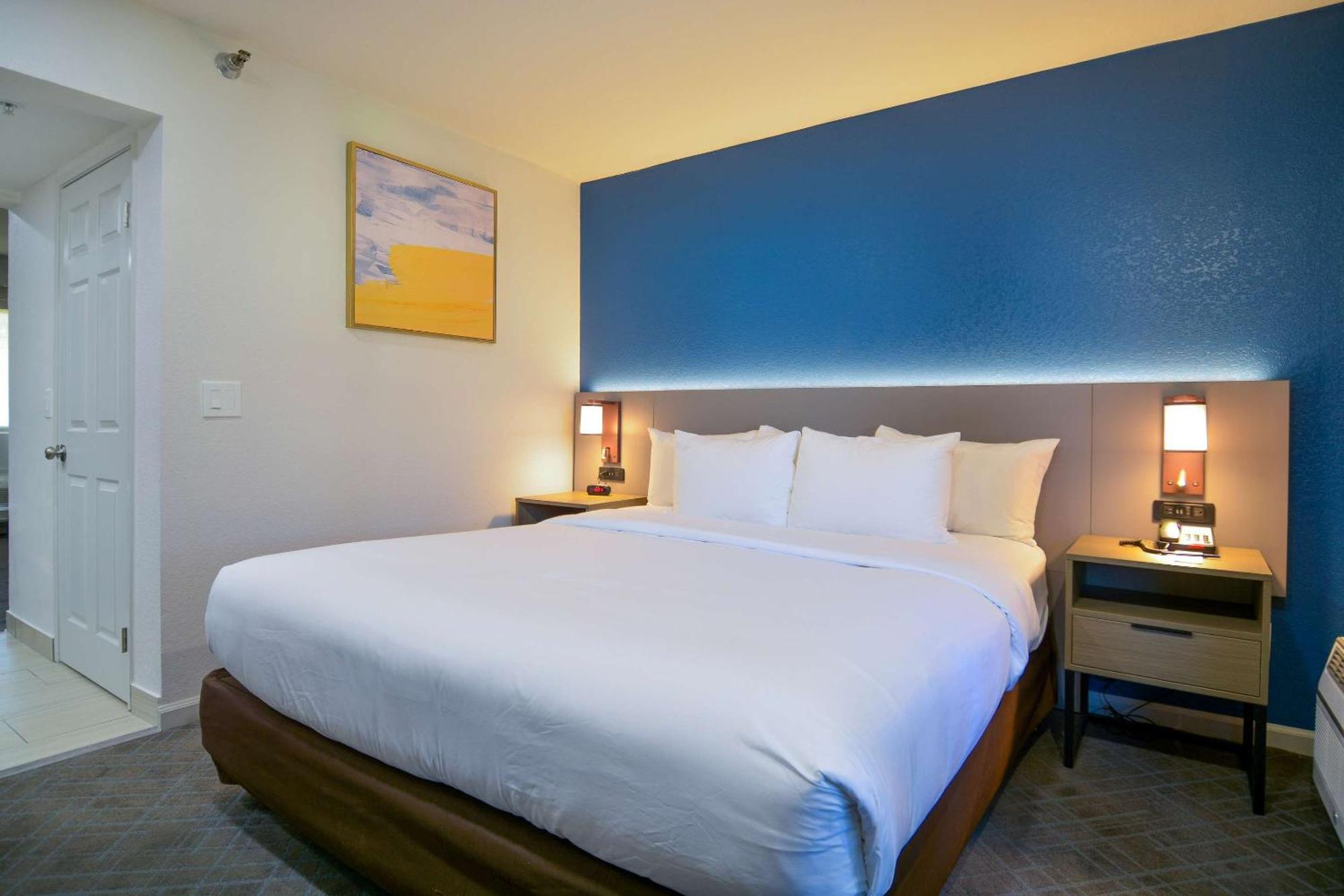 Comfort Inn & Suites Moreno Valley Near March Air Reserve Base Экстерьер фото