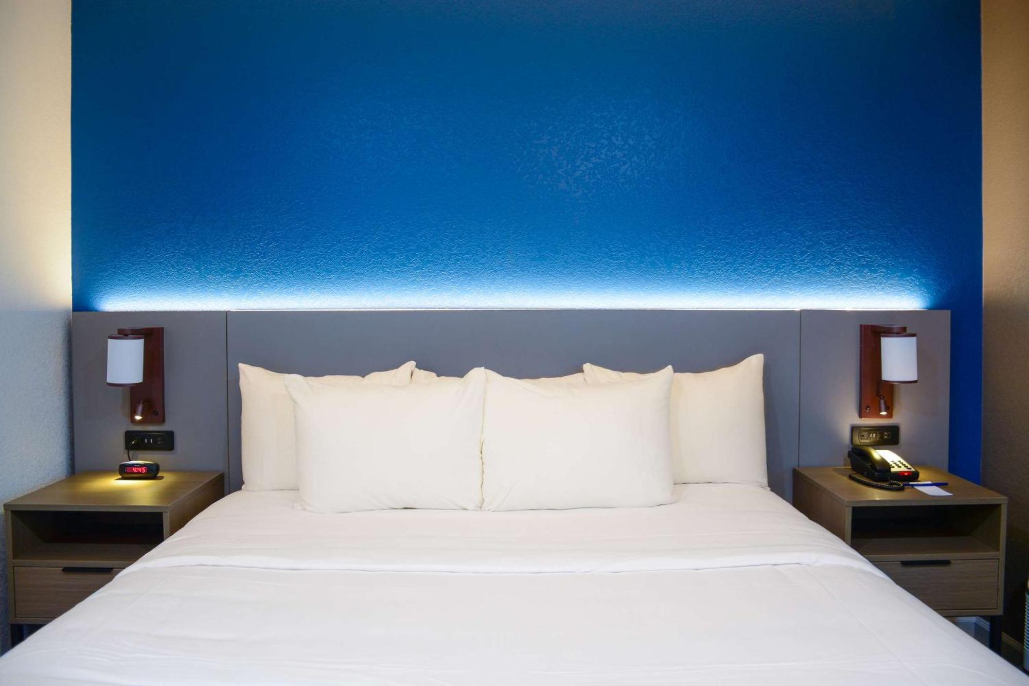Comfort Inn & Suites Moreno Valley Near March Air Reserve Base Экстерьер фото